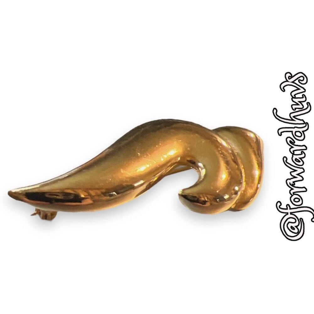Gold Tome Stylized Vintage Brooch